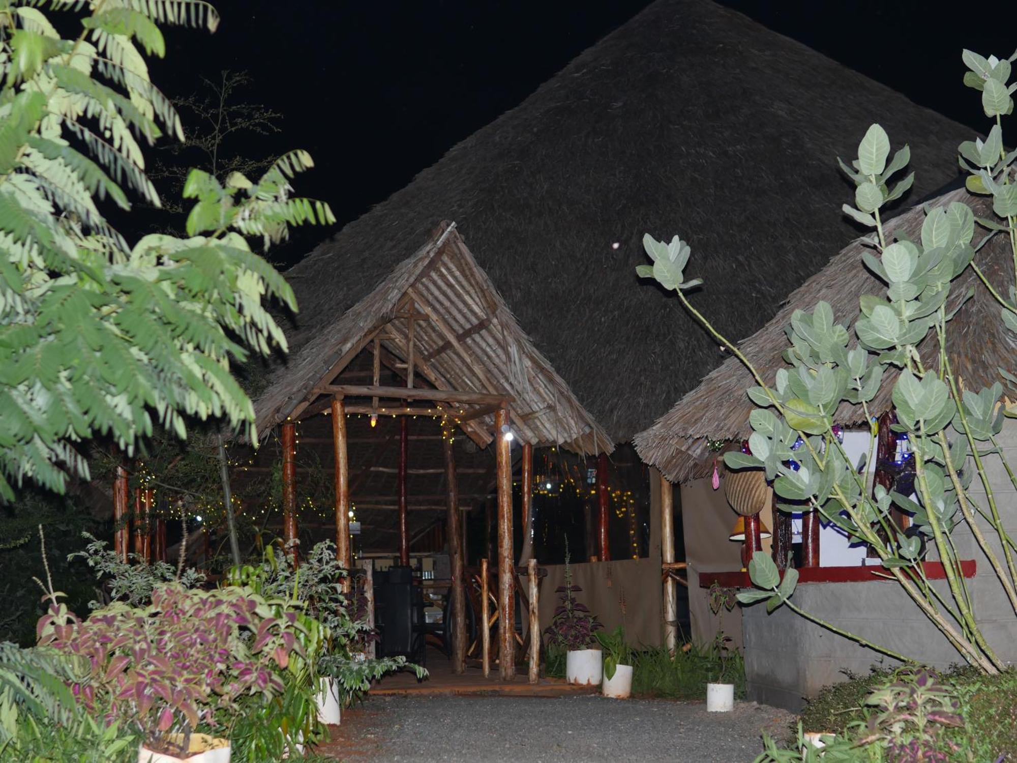 Tausa Tsavo Eco Lodge Voi Exterior foto