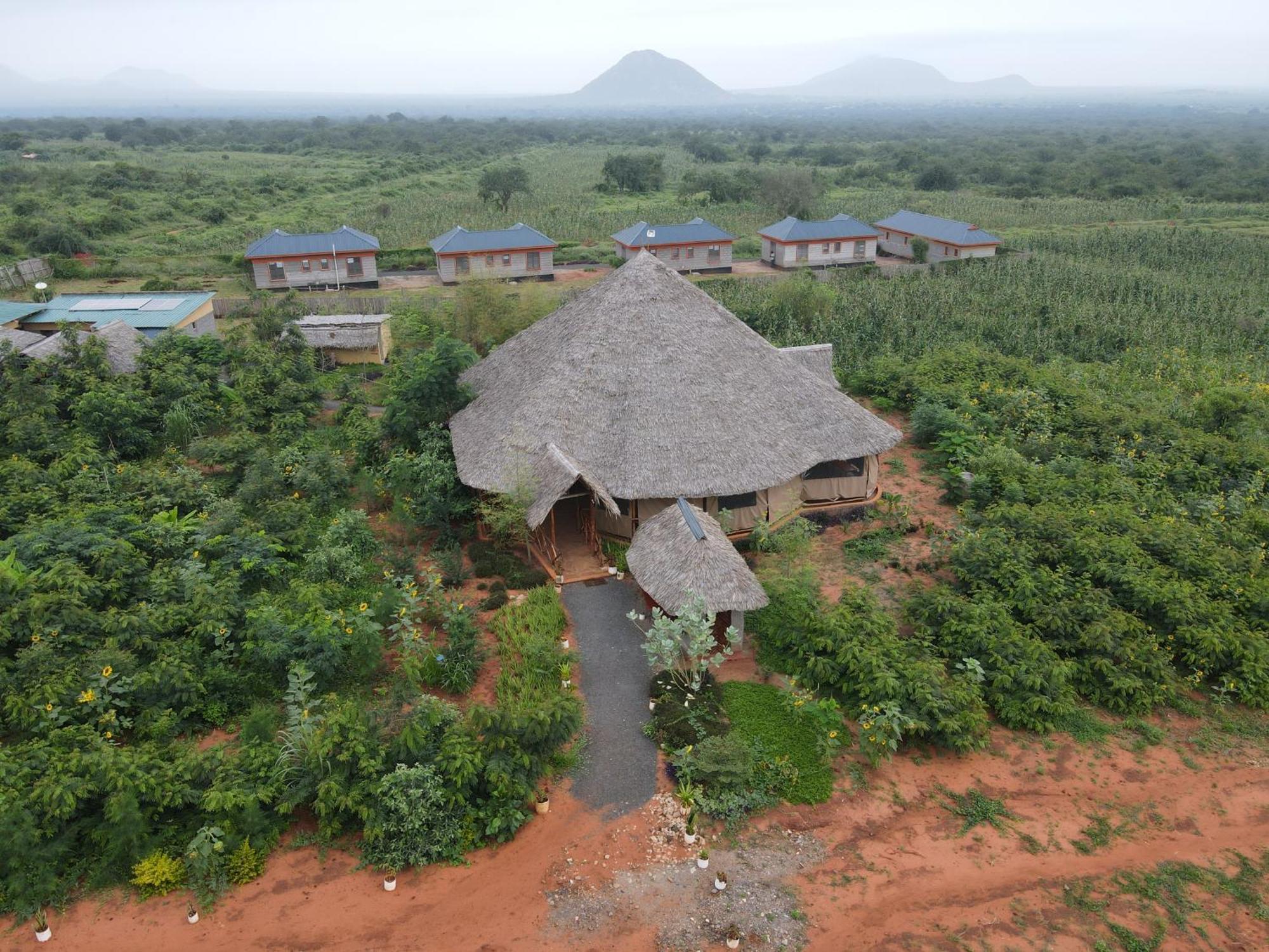 Tausa Tsavo Eco Lodge Voi Exterior foto