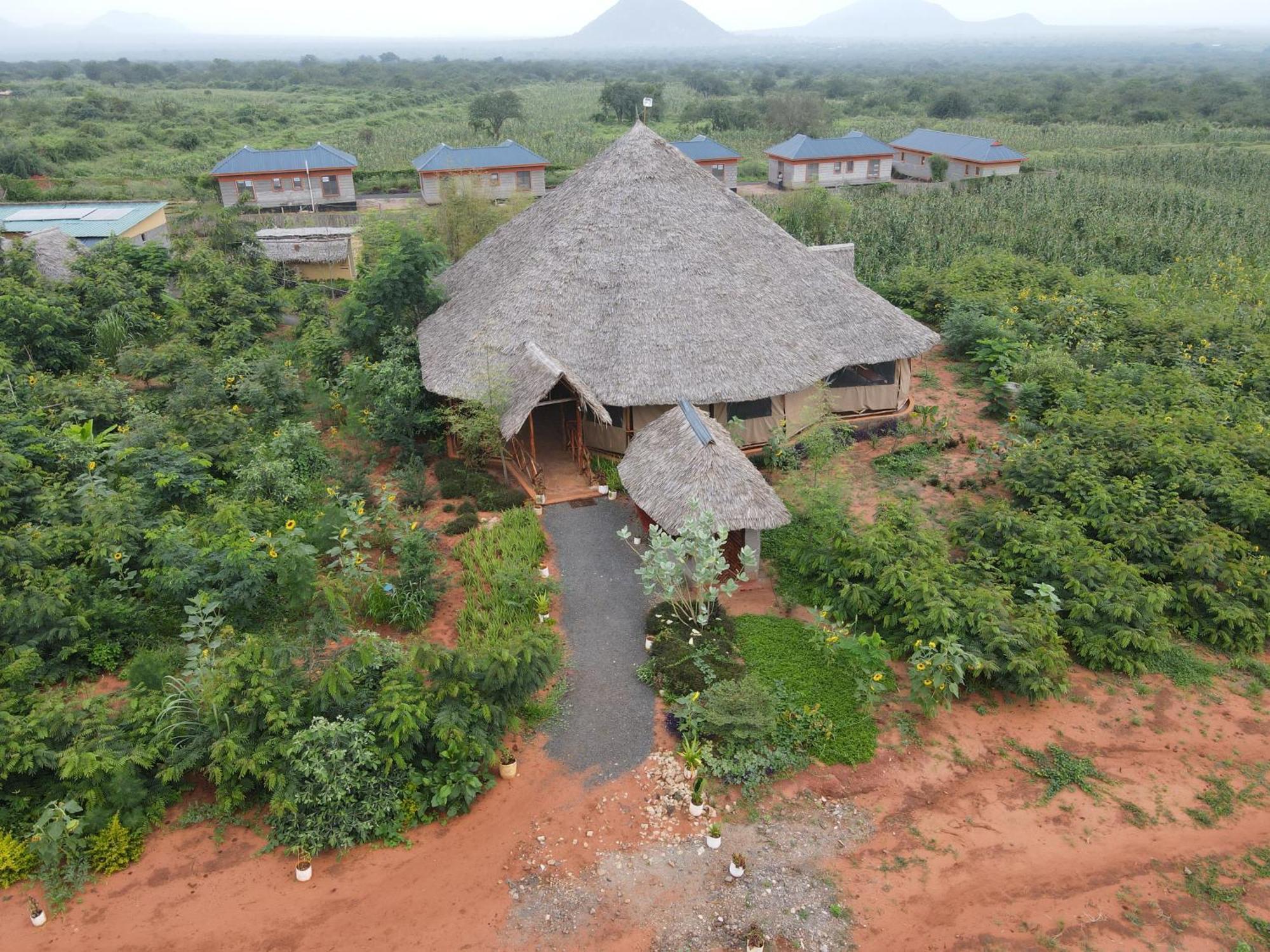 Tausa Tsavo Eco Lodge Voi Exterior foto