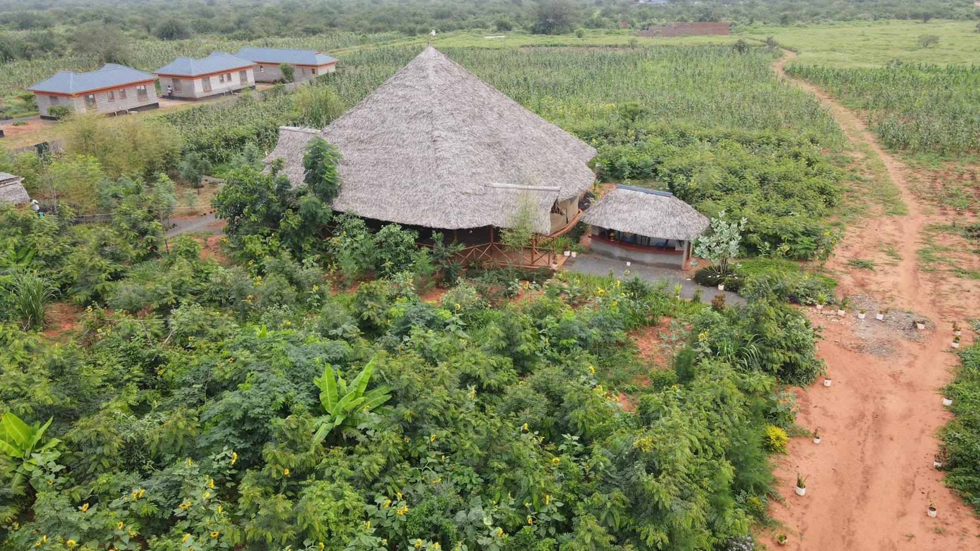 Tausa Tsavo Eco Lodge Voi Exterior foto