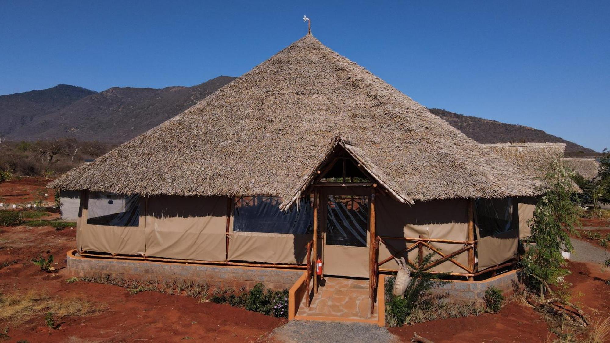 Tausa Tsavo Eco Lodge Voi Exterior foto