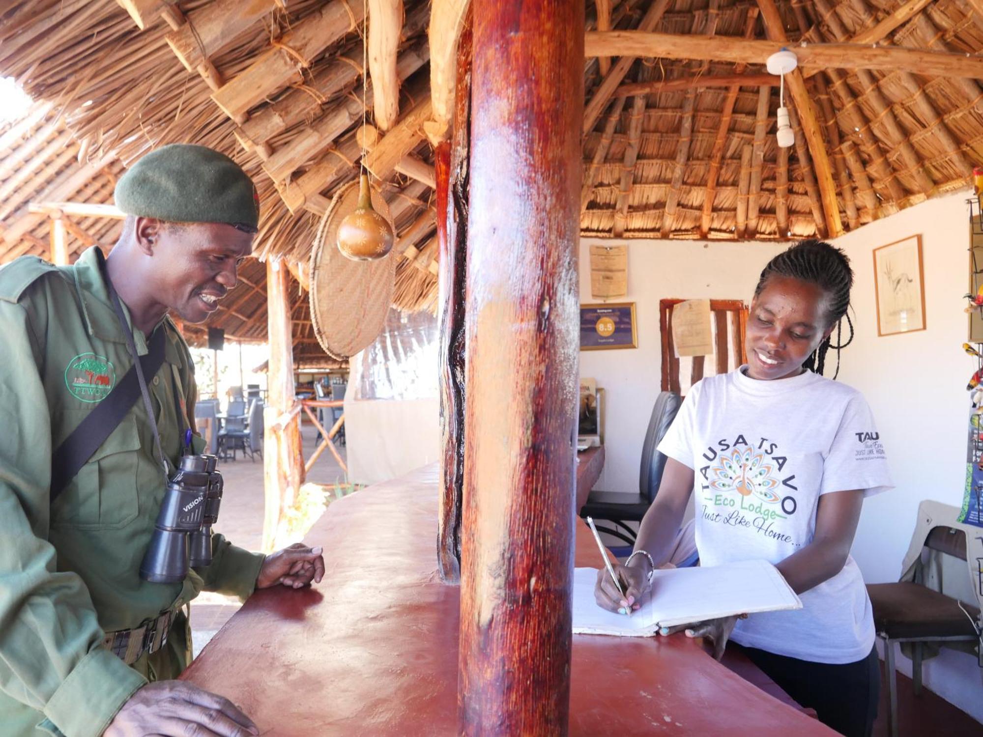 Tausa Tsavo Eco Lodge Voi Exterior foto